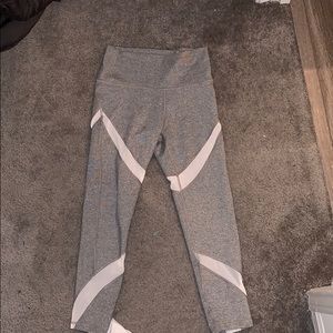 Aerie gray and white leggings